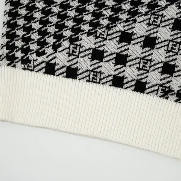 【FENDI 公式旗艦店】フェンディ セーター好評に付き再入荷! 241101 【FENDI 公式旗艦店】フェンディ セーター好評に付き再入荷! 241101