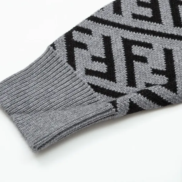 【FENDI 公式旗艦店】フェンディ セーター好評に付き再入荷! 240929 【FENDI 公式旗艦店】フェンディ セーター好評に付き再入荷! 240929