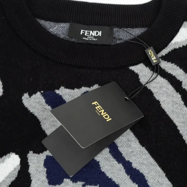 【FENDI 公式旗艦店】フェンディ セーター好評に付き再入荷! 240929 【FENDI 公式旗艦店】フェンディ セーター好評に付き再入荷! 240929