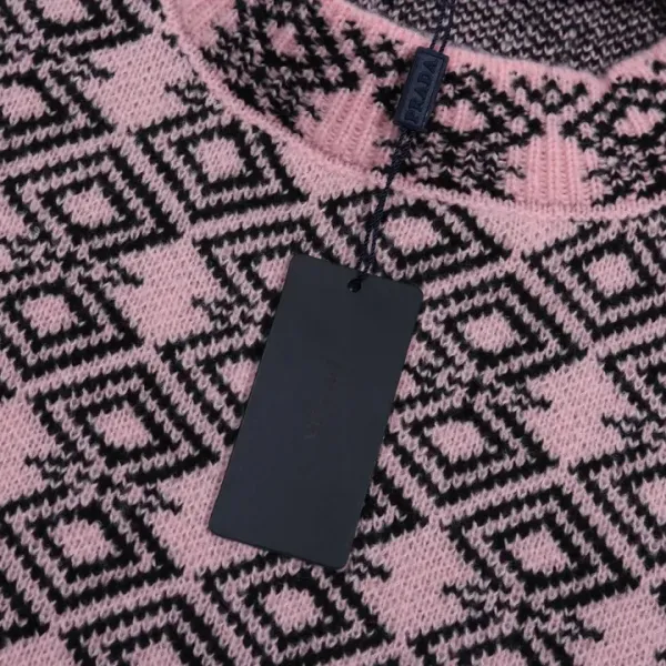 【PRADA   公式旗艦店】プラダ  セーター好評に付き再入荷！ 241031