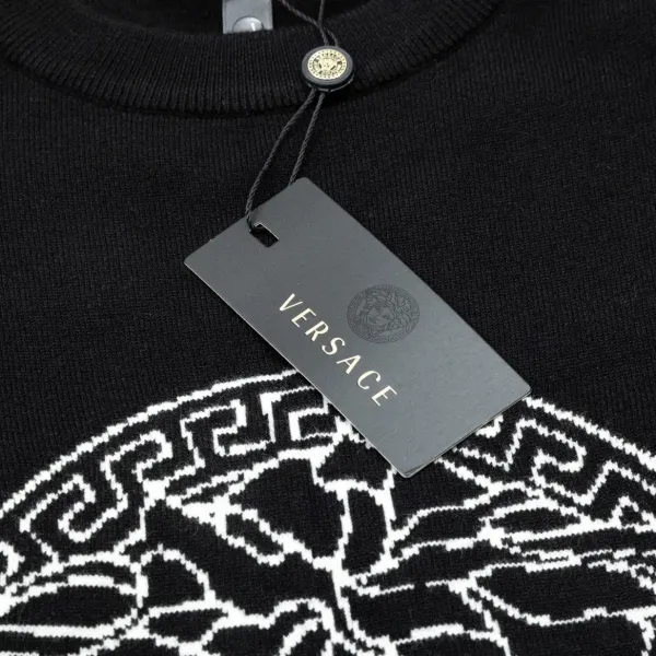 【VERSACE 公式旗艦店】ヴェルサーチ セーター好評に付き再入荷! 240930 【VERSACE 公式旗艦店】ヴェルサーチ セーター好評に付き再入荷! 240930