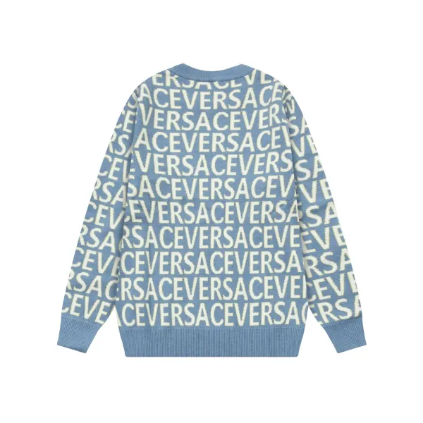 【VERSACE  公式旗艦店】ヴェルサーチ  セーター好評に付き再入荷！ 240930