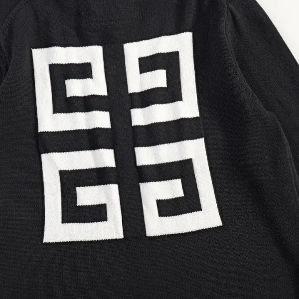 【GIVENCHY 公式旗艦店】ジバンシー セーター好評に付き再入荷!241231 【GIVENCHY 公式旗艦店】ジバンシー セーター好評に付き再入荷!241231