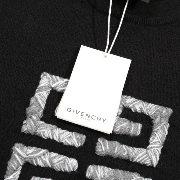 【GIVENCHY   公式旗艦店】ジバンシー   セーター好評に付き再入荷！241115