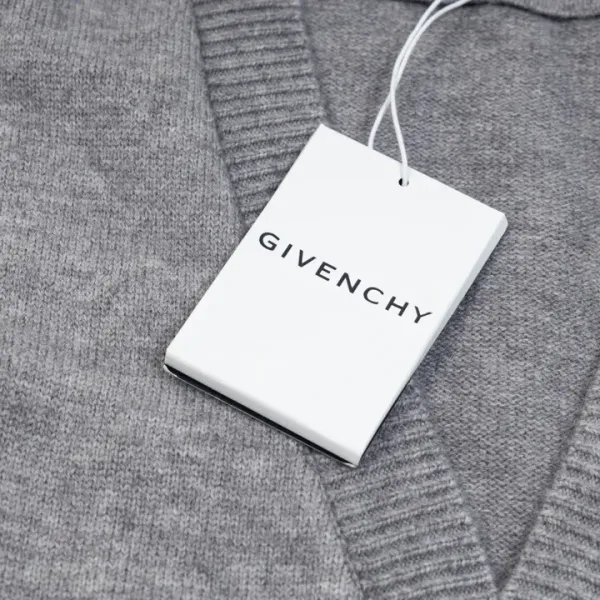 【GIVENCHY 公式旗艦店】ジバンシー セーター好評に付き再入荷!241115 【GIVENCHY 公式旗艦店】ジバンシー セーター好評に付き再入荷!241115