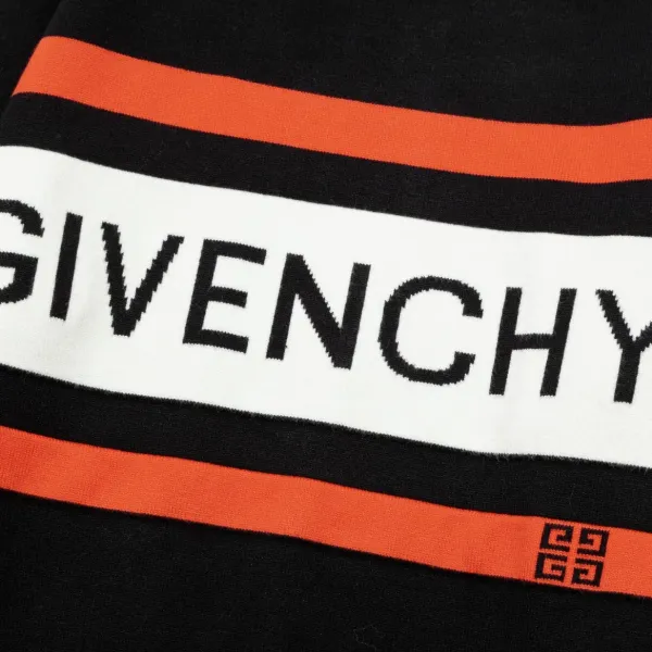 【GIVENCHY  公式旗艦店】ジバンシー  セーター好評に付き再入荷！ 240930
