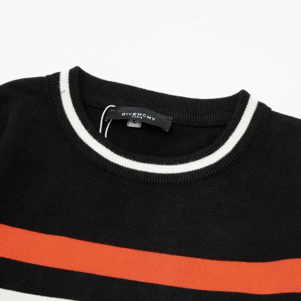 【GIVENCHY  公式旗艦店】ジバンシー  セーター好評に付き再入荷！ 240930