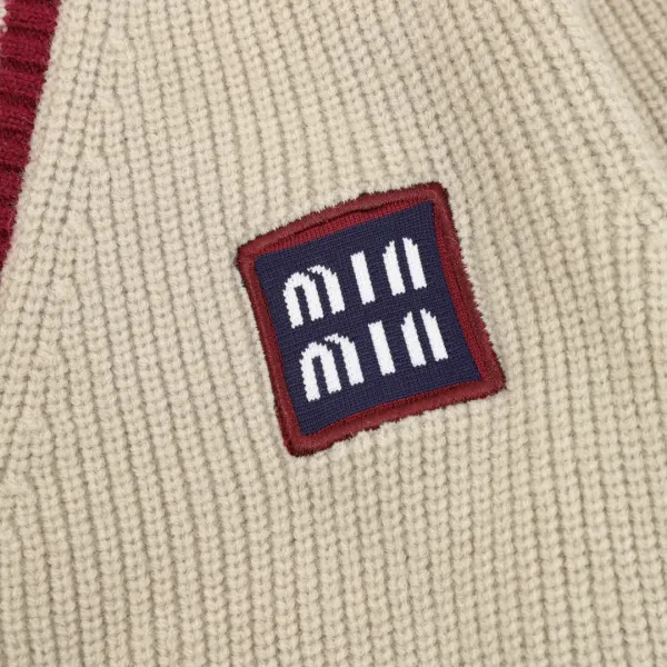【Miumiu 公式旗艦店】ミュウミュウ セーター好評に付き再入荷! 241128 【Miumiu 公式旗艦店】ミュウミュウ セーター好評に付き再入荷! 241128