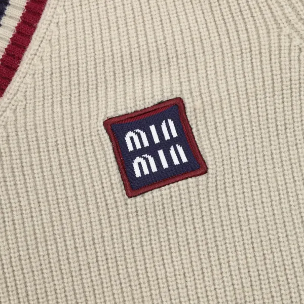 【Miumiu   公式旗艦店】ミュウミュウ   セーター好評に付き再入荷！ 241128