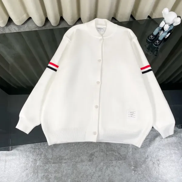 【ThomBrowne 公式旗艦店】トムブラウン セーター ご好評に付き再入荷!241230 【ThomBrowne 公式旗艦店】トムブラウン セーター ご好評に付き再入荷!241230