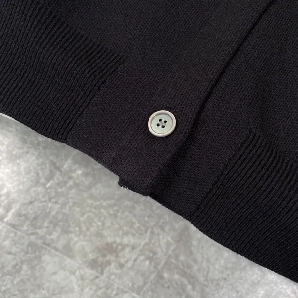 【ThomBrowne 公式旗艦店】トムブラウン セーター ご好評に付き再入荷!241230 【ThomBrowne 公式旗艦店】トムブラウン セーター ご好評に付き再入荷!241230