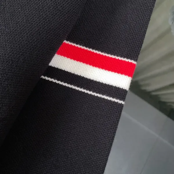 【ThomBrowne 公式旗艦店】トムブラウン セーター ご好評に付き再入荷!241230 【ThomBrowne 公式旗艦店】トムブラウン セーター ご好評に付き再入荷!241230