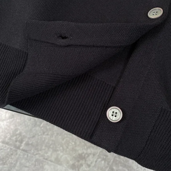【ThomBrowne 公式旗艦店】トムブラウン セーター ご好評に付き再入荷!241230 【ThomBrowne 公式旗艦店】トムブラウン セーター ご好評に付き再入荷!241230