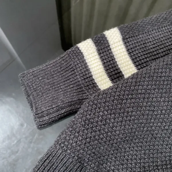 【ThomBrowne 公式旗艦店】トムブラウン セーター ご好評に付き再入荷!241230 【ThomBrowne 公式旗艦店】トムブラウン セーター ご好評に付き再入荷!241230