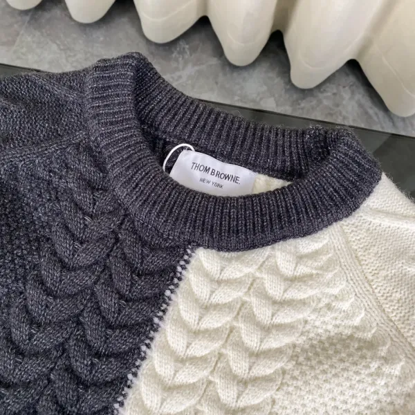 【ThomBrowne 公式旗艦店】トムブラウン セーター ご好評に付き再入荷!241230 【ThomBrowne 公式旗艦店】トムブラウン セーター ご好評に付き再入荷!241230