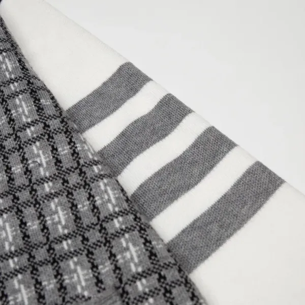 【ThomBrowne 公式旗艦店】トムブラウン セーター ご好評に付き再入荷!241230 【ThomBrowne 公式旗艦店】トムブラウン セーター ご好評に付き再入荷!241230