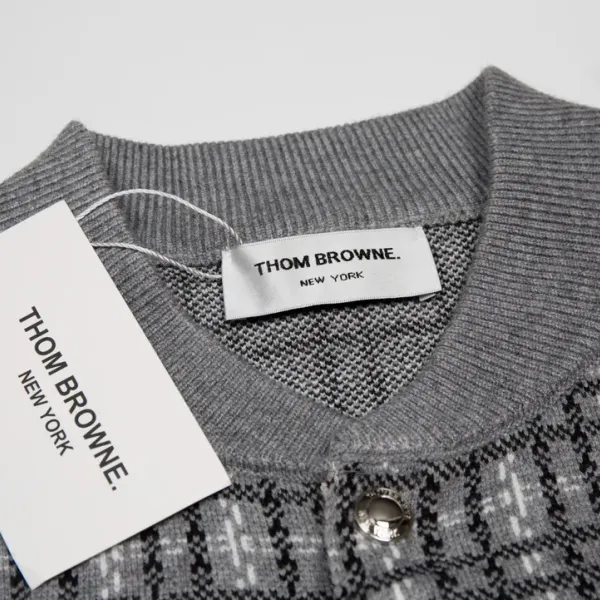 【ThomBrowne 公式旗艦店】トムブラウン セーター ご好評に付き再入荷!241230 【ThomBrowne 公式旗艦店】トムブラウン セーター ご好評に付き再入荷!241230