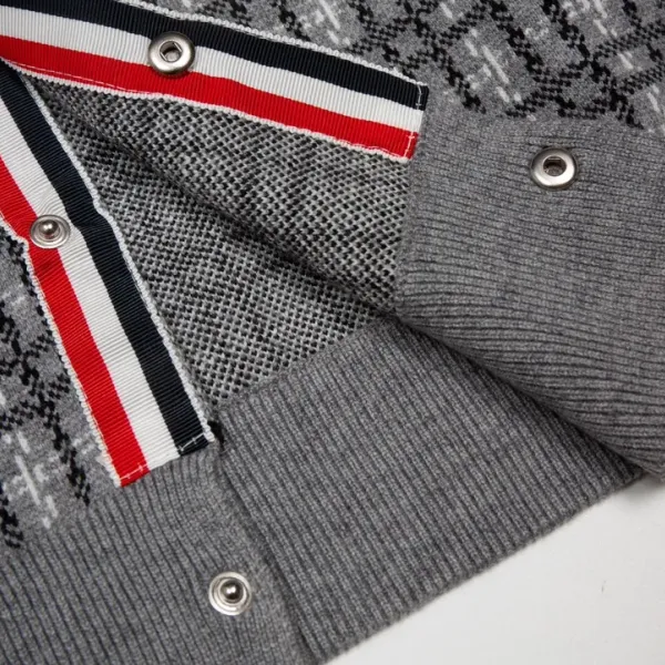 【ThomBrowne 公式旗艦店】トムブラウン セーター ご好評に付き再入荷!241230 【ThomBrowne 公式旗艦店】トムブラウン セーター ご好評に付き再入荷!241230