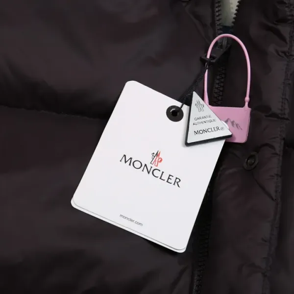 【MONCLER 公式旗艦店】モンクレール ダウンジャケット好評に付き再入荷! 241224 【MONCLER 公式旗艦店】モンクレール ダウンジャケット好評に付き再入荷! 241224
