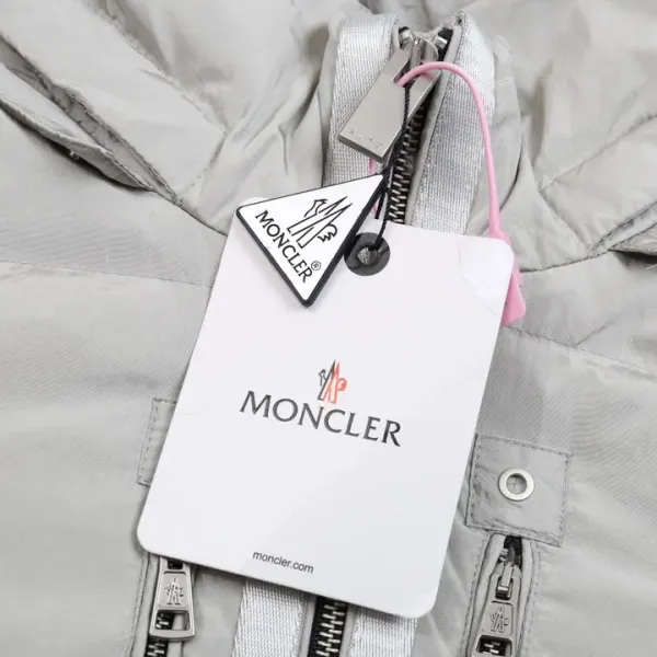 【MONCLER 公式旗艦店】モンクレール  ダウンジャケット好評に付き再入荷！ 241224