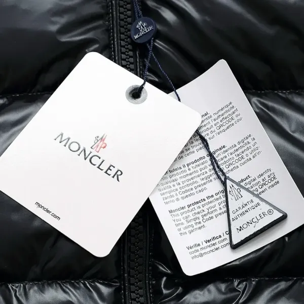【MONCLER 公式旗艦店】モンクレール ダウンジャケット好評に付き再入荷! 241224 【MONCLER 公式旗艦店】モンクレール ダウンジャケット好評に付き再入荷! 241224