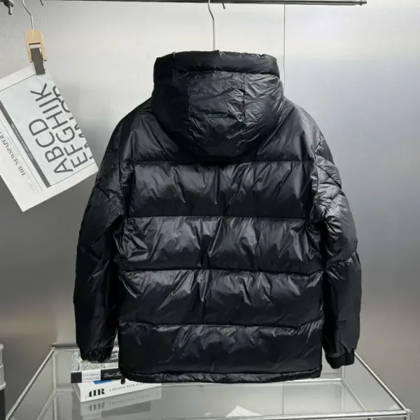 【MONCLER 公式旗艦店】モンクレール ダウンジャケット好評に付き再入荷! 241224 【MONCLER 公式旗艦店】モンクレール ダウンジャケット好評に付き再入荷! 241224
