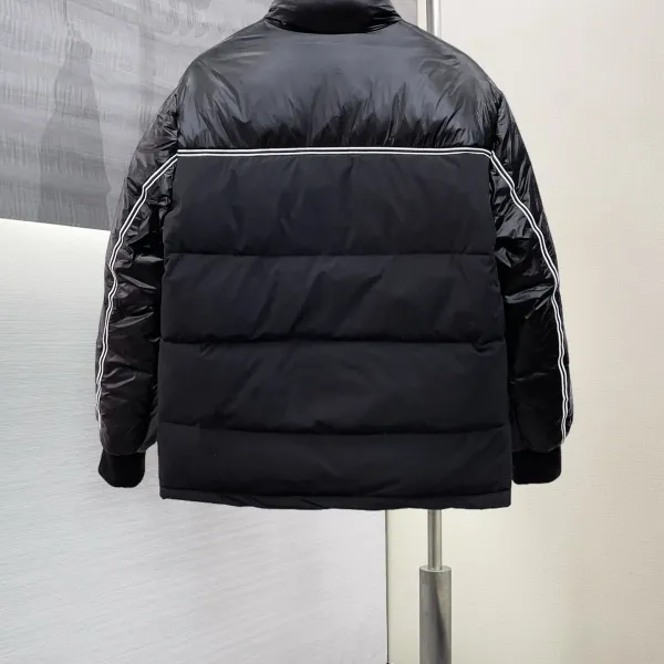 【MONCLER 公式旗艦店】モンクレール ダウンジャケット好評に付き再入荷! 241224 【MONCLER 公式旗艦店】モンクレール ダウンジャケット好評に付き再入荷! 241224