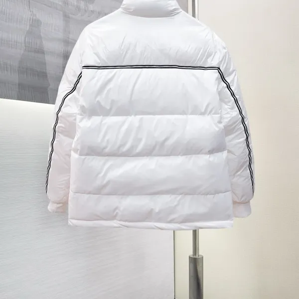 【MONCLER 公式旗艦店】モンクレール ダウンジャケット好評に付き再入荷! 241224 【MONCLER 公式旗艦店】モンクレール ダウンジャケット好評に付き再入荷! 241224