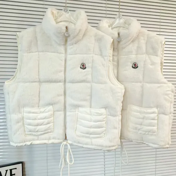 【MONCLER 公式旗艦店】モンクレール ダウンベスト 好評に付き再入荷! 241224 【MONCLER 公式旗艦店】モンクレール ダウンベスト 好評に付き再入荷! 241224
