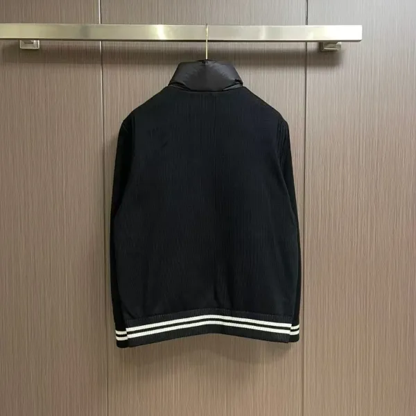 【MONCLER 公式旗艦店】モンクレール  ダウンジャケット好評に付き再入荷！ 241213
