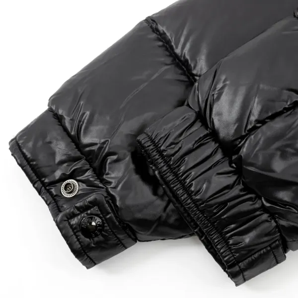 【MONCLER 公式旗艦店】モンクレール  ダウンジャケット好評に付き再入荷！ 241213