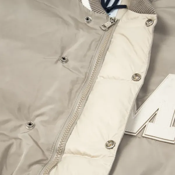 【MONCLER 公式旗艦店】モンクレール  ダウンジャケット好評に付き再入荷！ 241206