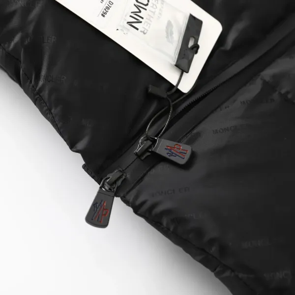 【MONCLER 公式旗艦店】モンクレール  ダウンジャケット好評に付き再入荷！ 241206