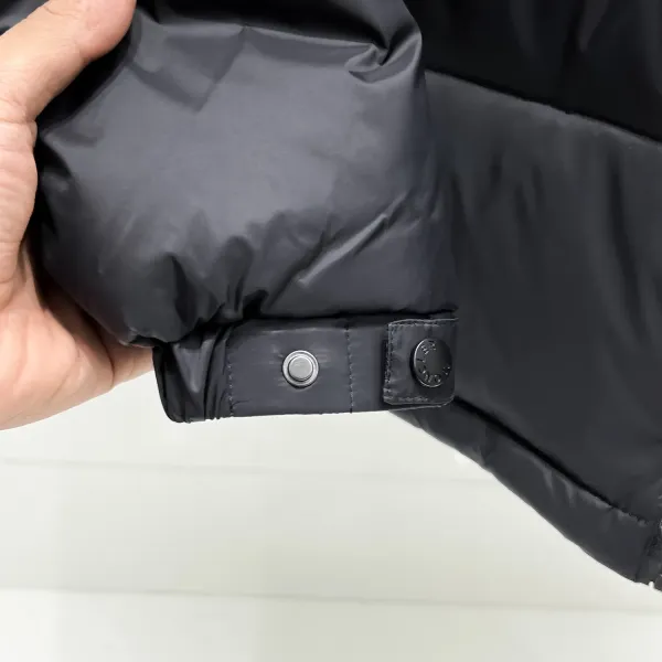 【MONCLER 公式旗艦店】モンクレール ダウンジャケット好評に付き再入荷! 241206 【MONCLER 公式旗艦店】モンクレール ダウンジャケット好評に付き再入荷! 241206