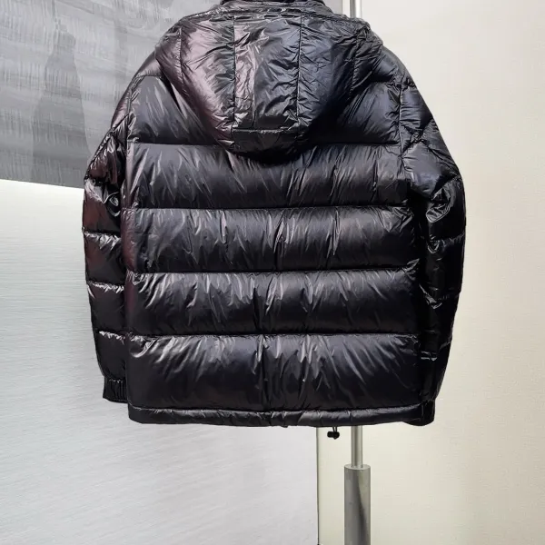 【MONCLER 公式旗艦店】モンクレール  ダウンジャケット好評に付き再入荷！ 241206