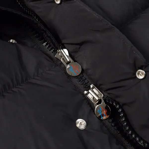 【MONCLER 公式旗艦店】モンクレール  ダウンジャケット好評に付き再入荷！ 241113