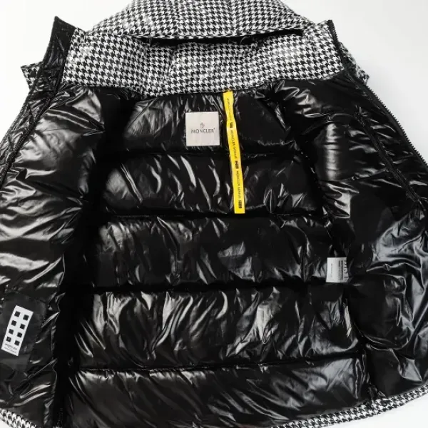 【Moncler】✖️【Fragment Design】23FW ダウンジャケット 241016 【Moncler】✖️【Fragment Design】23FW ダウンジャケット 241016