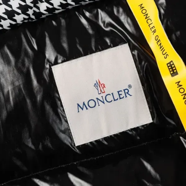 【Moncler】✖️【Fragment Design】23FW ダウンジャケット 241016 【Moncler】✖️【Fragment Design】23FW ダウンジャケット 241016