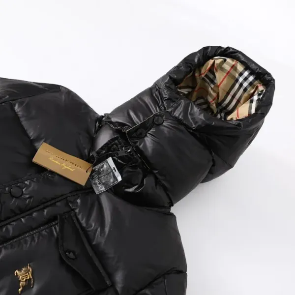 【BURBERRY  公式旗艦店】バーバリー   ダウンジャケット ご好評に付き再入荷！241226