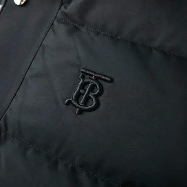 【BURBERRY  公式旗艦店】バーバリー  ダウンジャケット ご好評に付き再入荷！241226