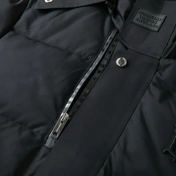 【BURBERRY  公式旗艦店】バーバリー  ダウンジャケット ご好評に付き再入荷！241226