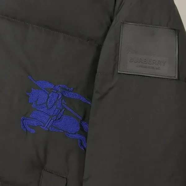 【BURBERRY  公式旗艦店】バーバリー  ダウンジャケット ご好評に付き再入荷！241226