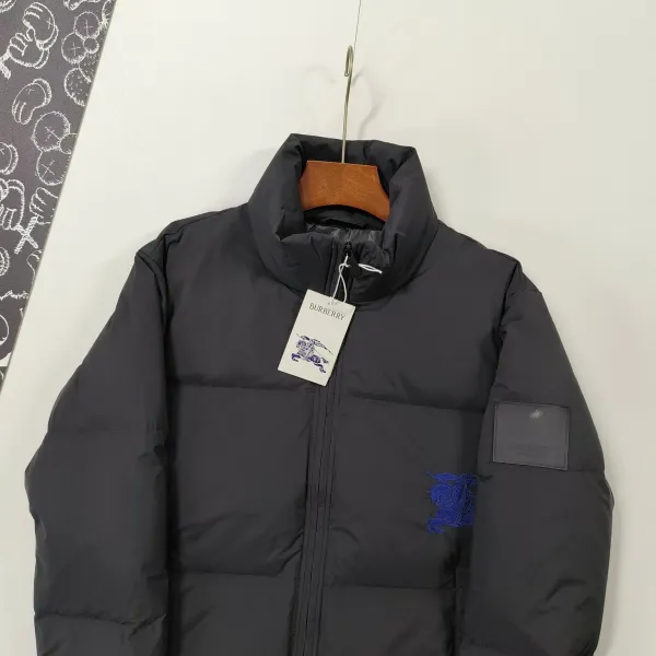 【BURBERRY  公式旗艦店】バーバリー  ダウンジャケット ご好評に付き再入荷！241226