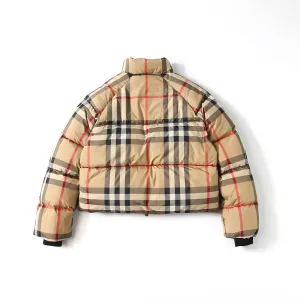 【BURBERRY 公式旗艦店】バーバリー ダウンジャケット ご好評に付き再入荷!241226 【BURBERRY 公式旗艦店】バーバリー ダウンジャケット ご好評に付き再入荷!241226