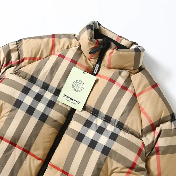 【BURBERRY  公式旗艦店】バーバリー  ダウンジャケット ご好評に付き再入荷！241226