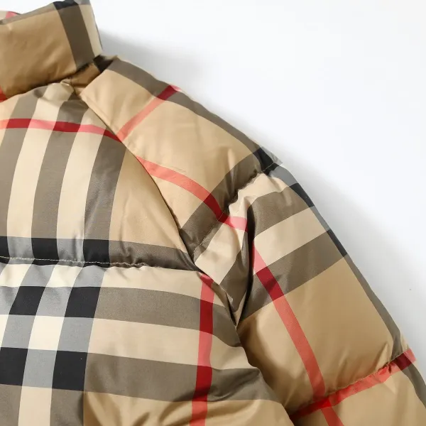 【BURBERRY  公式旗艦店】バーバリー  ダウンジャケット ご好評に付き再入荷！241226