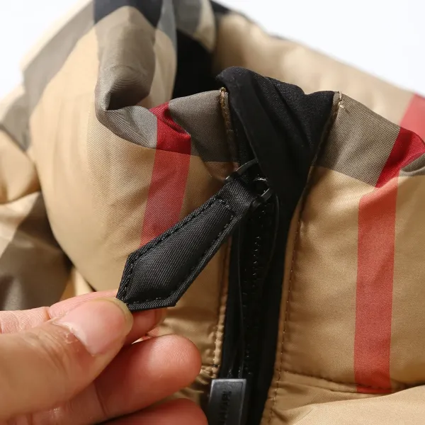 【BURBERRY  公式旗艦店】バーバリー  ダウンジャケット ご好評に付き再入荷！241226