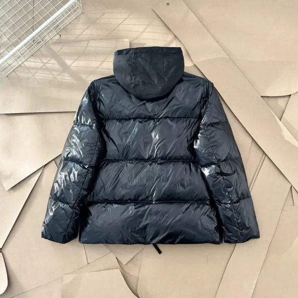 【BURBERRY 公式旗艦店】バーバリー ダウンジャケット ご好評に付き再入荷!241226 【BURBERRY 公式旗艦店】バーバリー ダウンジャケット ご好評に付き再入荷!241226