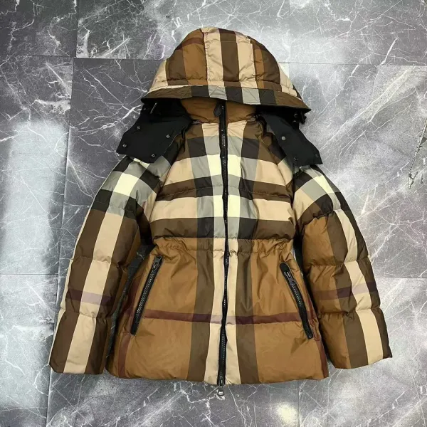 【BURBERRY 公式旗艦店】バーバリー ダウンジャケット ご好評に付き再入荷!241226 【BURBERRY 公式旗艦店】バーバリー ダウンジャケット ご好評に付き再入荷!241226