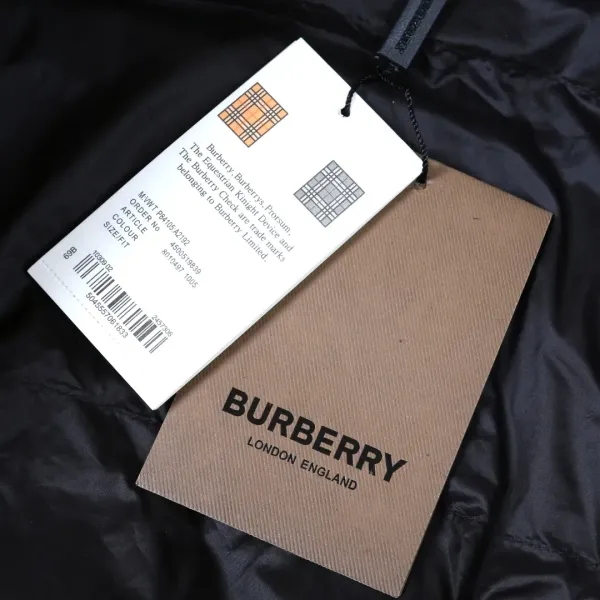 【BURBERRY 公式旗艦店】バーバリー ダウンジャケット ご好評に付き再入荷!241226 【BURBERRY 公式旗艦店】バーバリー ダウンジャケット ご好評に付き再入荷!241226